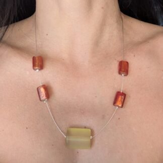 Collana in resina